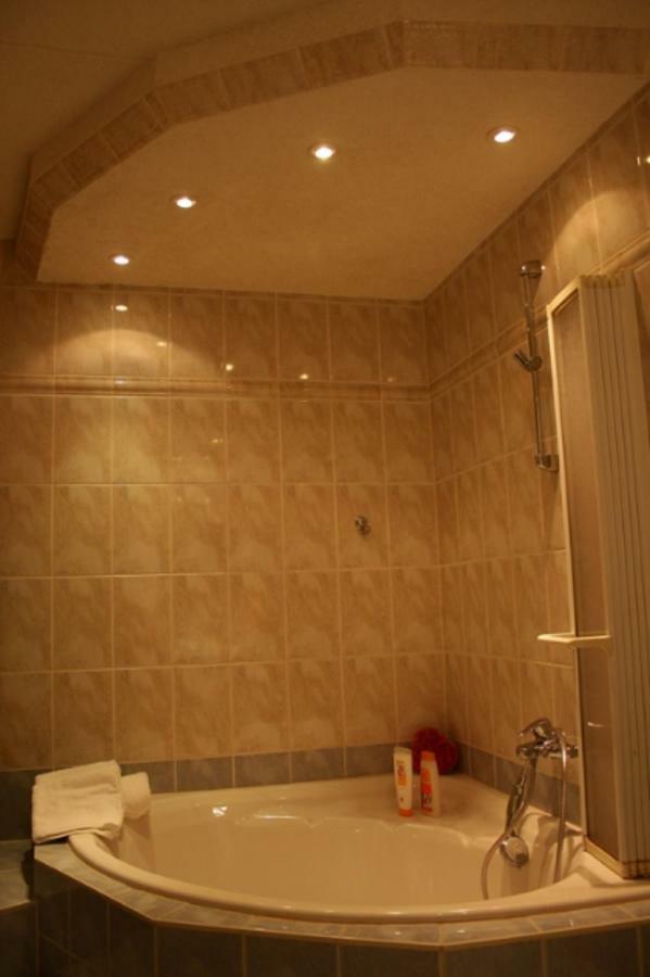 Ferienwohnung Und Pension Guertler Mohlsdorf ภายนอก รูปภาพ